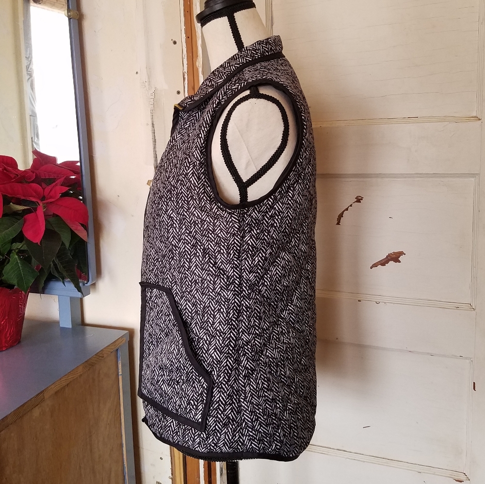San Joy Black & White Herringbone Quilted Zip Vest - Picture 4 of 8